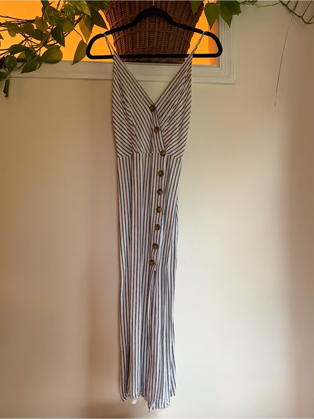 Urban Outfitters M Striped Button-Front Maxi Dress with V-Neck and Slit